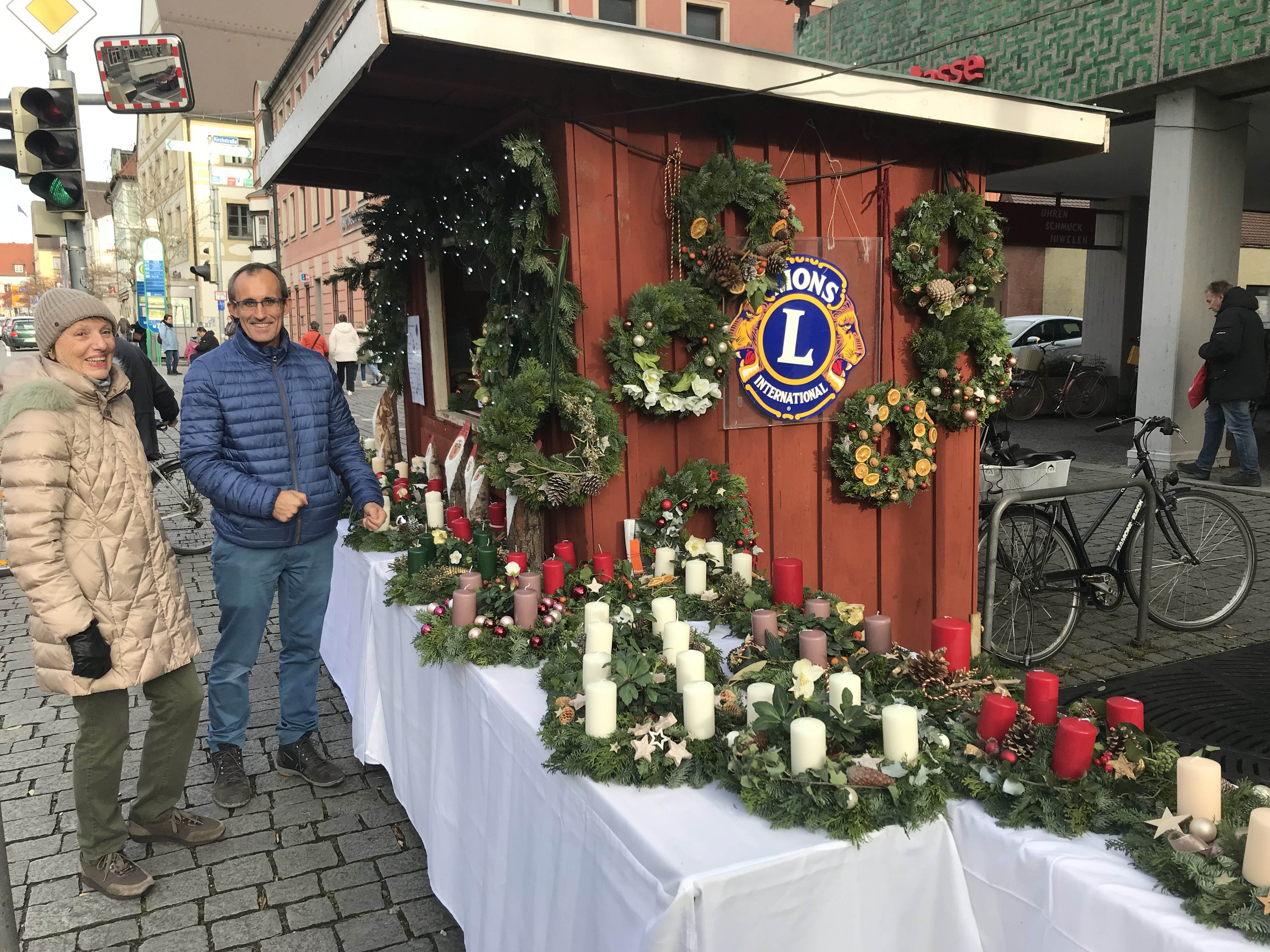 Gespräche am Stand